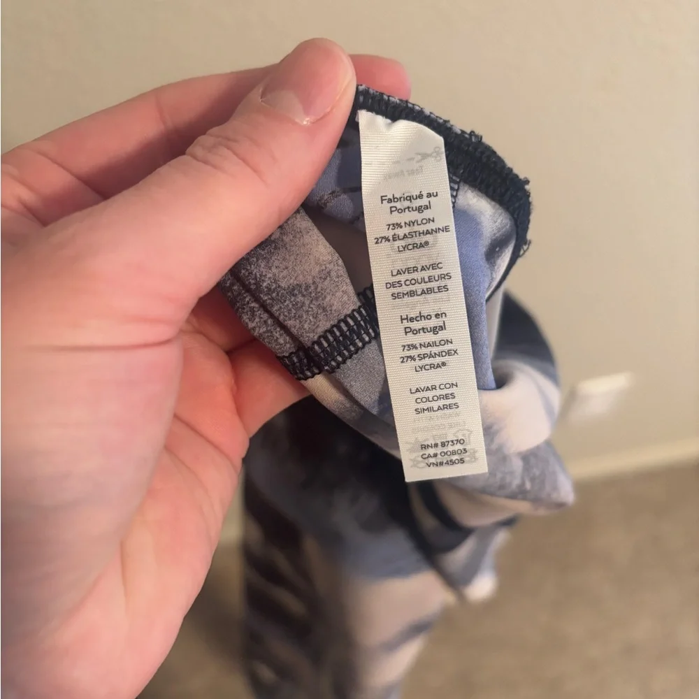ALO Yoga print leggings size small
